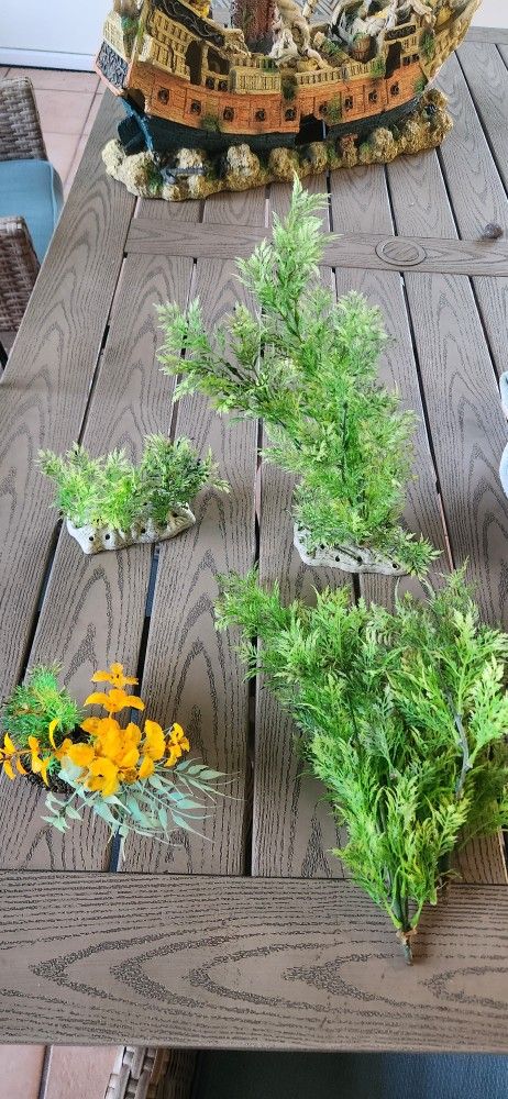 Fishtank Foliage Tree Decor