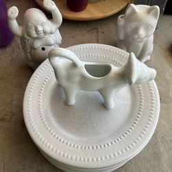 White Ceramic Plate Set with 3 Creamers