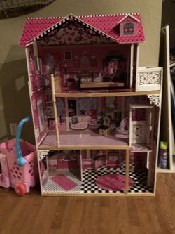 Kid Kraft Barbi House With Elevaters And Balcony