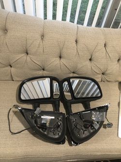 Brand new in box. Took out for pics. Excursion 2000-2005; F250 1999-2007; F350 1999-2007