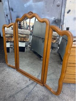 Tri-fold mirror with oak frame