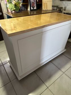 Mobile bar cart for events ready!