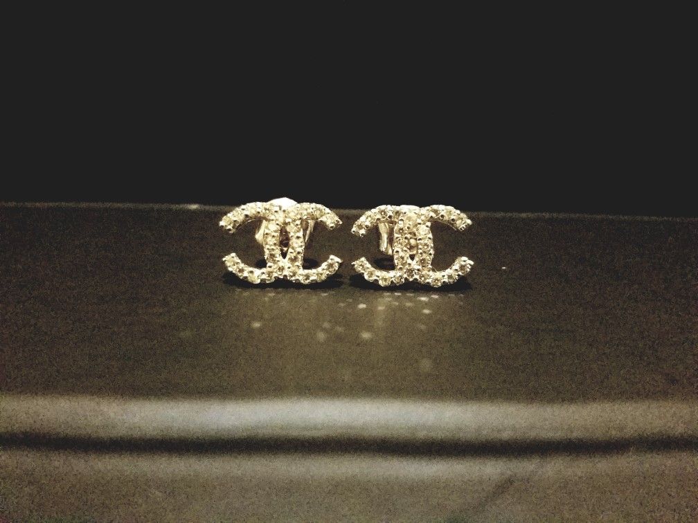 CC logo mini 10k white gold stud earrings