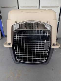 Like new Petmate Large Dog Crate