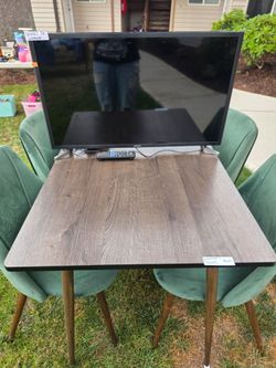 Tv, kitchen table, microwave, convection oven, outdoor futniture, & more