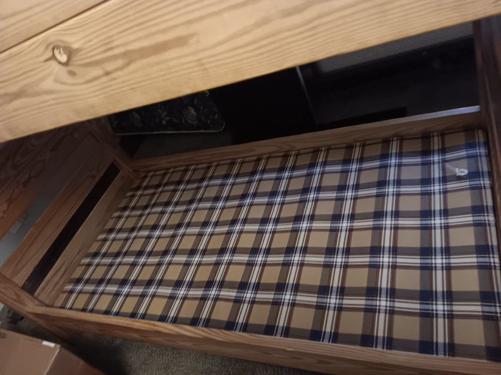 Wood Bunk Bed With Matress
