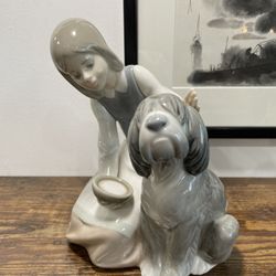 Lladro Collectible Figurine “Chow Time”
