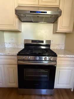 Samsung Stainless Steel Gas Range with Hood