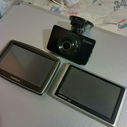 GPS navigation and back up camera, all works, no connections