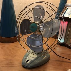 Vintage Art Deco McGraw Zero 8" Mini Electric Desk Cage Fan 