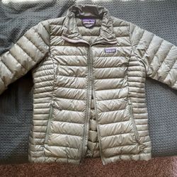 LIGHTLY WORN Green Patagonia Down Jacket