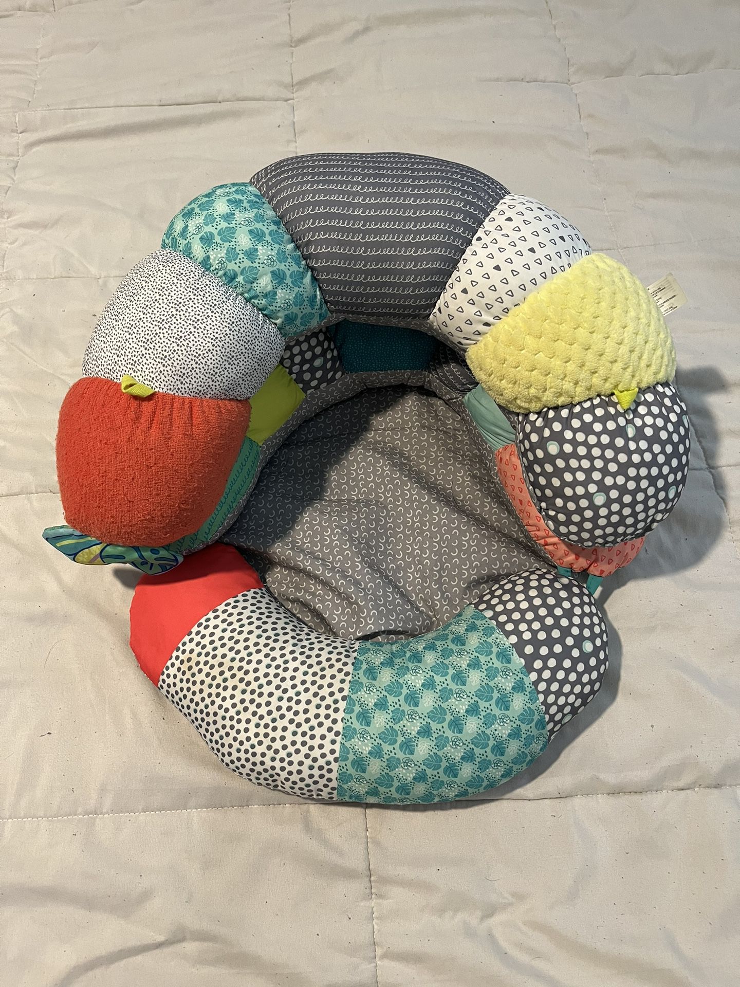 2-in-1 Tummy Time Pillow