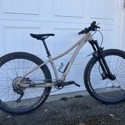 Co-op Cycles DRT 2.1 XC Hardtail Size XS Trail mountain bike