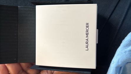Laura Mercier