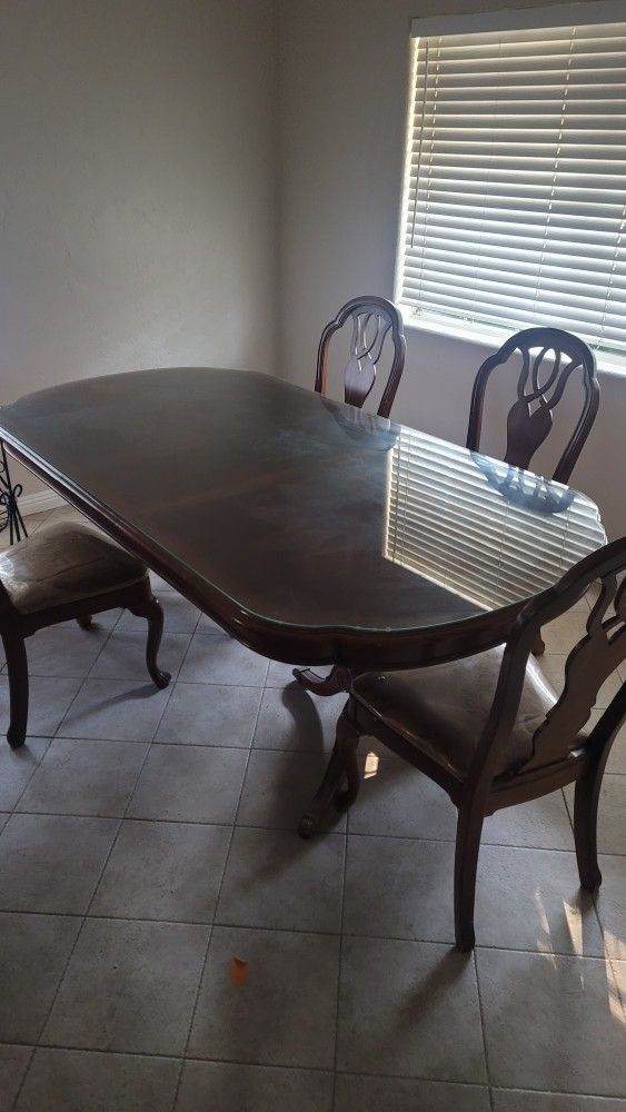 Kitchen Dining Table With Glass Top