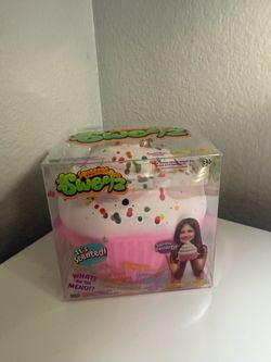 Squeezee Sweetz Cupcake BRAND NEW