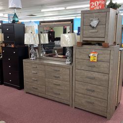 🇺🇸HUGE Ashley Furniture Blowout Sale!🇺🇸 Brand New 5PC Queen Size Bedroom SET! $50 Down Takes It Home Today!