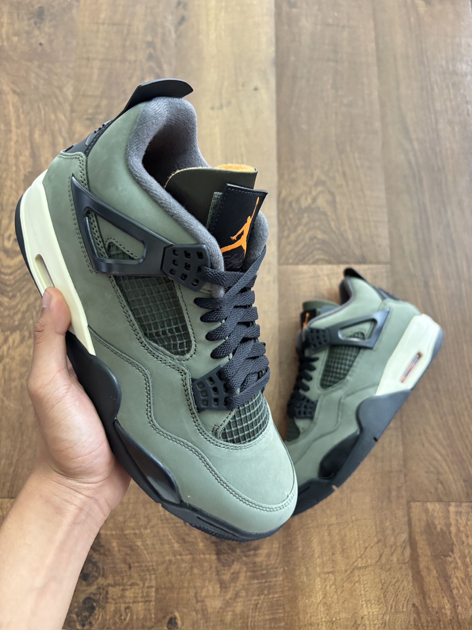 Jordan 4 Undefeated Size 10.5