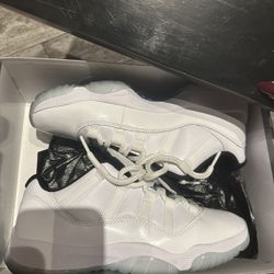 Jordan 11 low legend blue