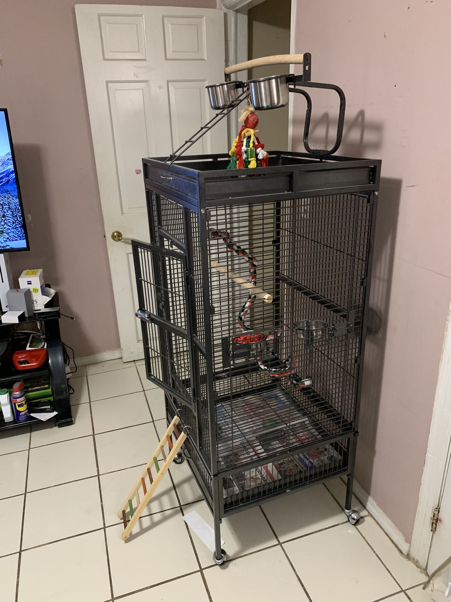 Bird cage- WILL EXCHANGE FOR A NICE COMPUTER DESK