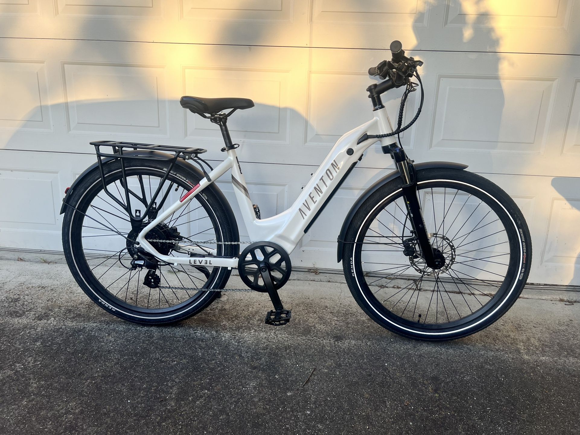 Aventon Level 2 Step-Through Ebike Large