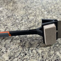 Blackstone Signature Series Griddle Cleaning Tool  Ergonomic, slip- and heat-resistant handle The handle has a built-in bottle opener  You can get new