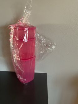 Pink Plastic Tupperware set