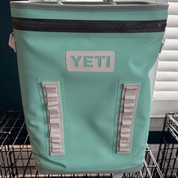 Yeti Hopper Backflip 24 Backpack Cooler - Aquifer Blue