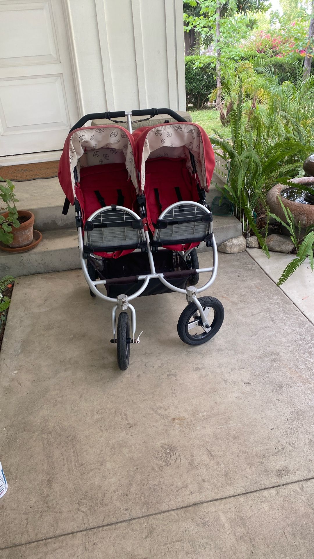 Twin baby carriage