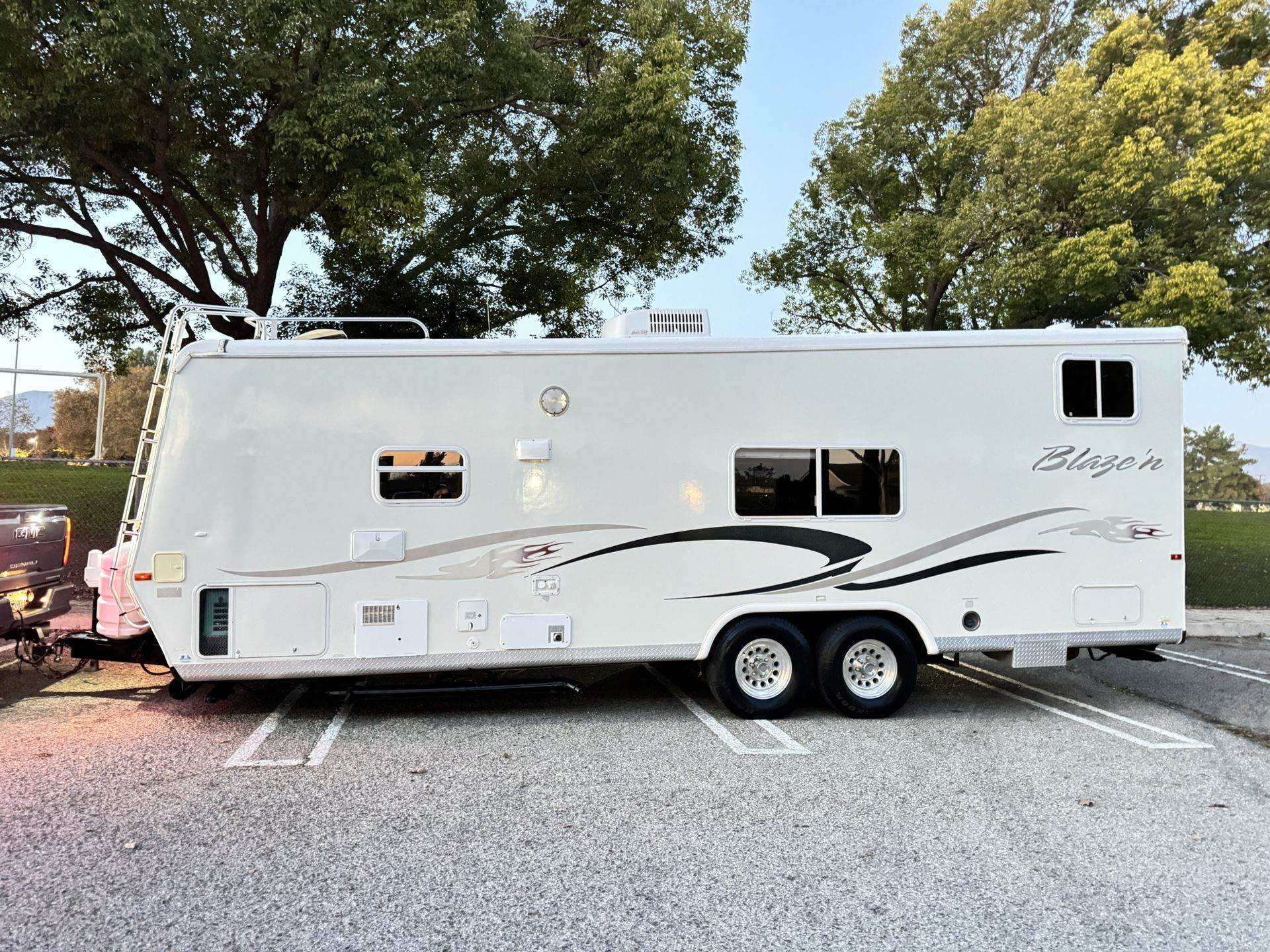 2003 National rv Blazin