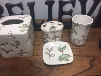 Ceramic bathroom set