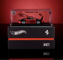 Hotwheels RLC Ferrari F40 in hand