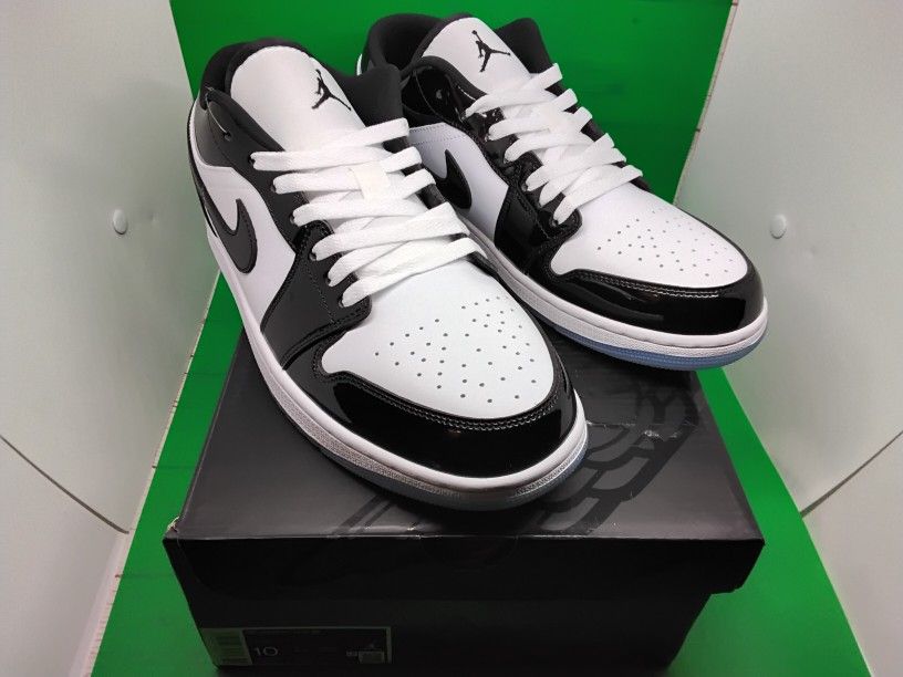 Air Jordan 1 Low SE " Panda"  9  / 10 / 11  $110