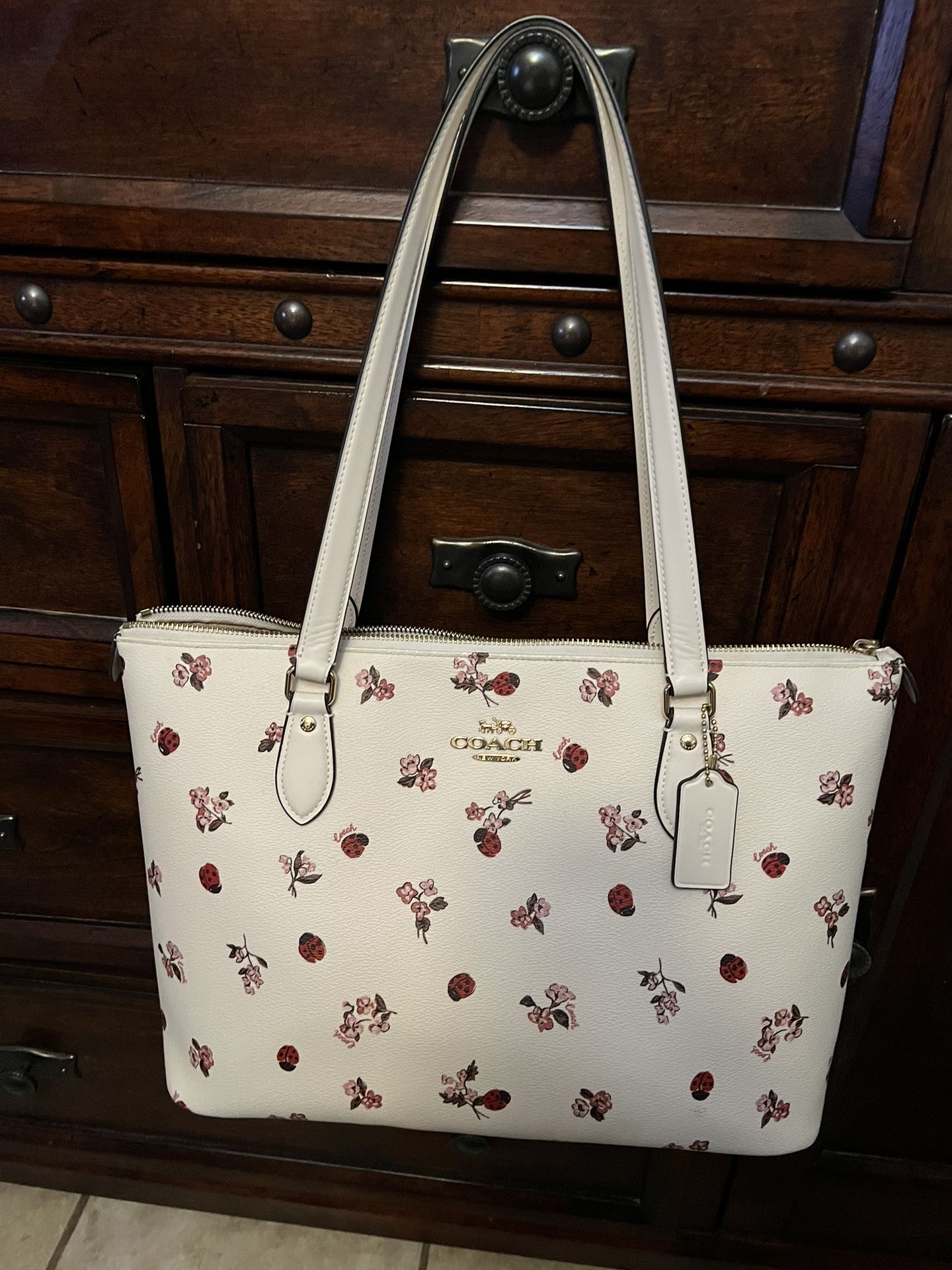 Coach Gallery Tote Bag With Ladybug Floral Print 🐞 👜