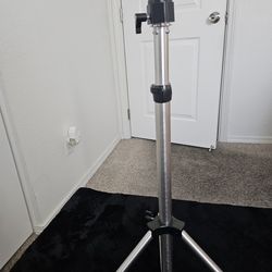 Hair stylist mannequin dollhead tripod