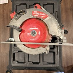 Milwaukee M18 7 1/4” Skillsaw