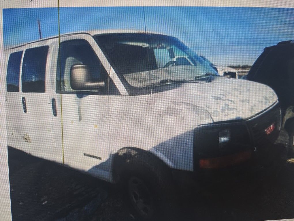 FOR PARTS A 2007 GMC SAVANA 2(contact info removed) FULL SIZE VAN 6.0 ENGINE 4L80E TRANS