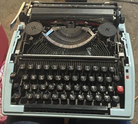 Vintage Montgomery Ward Type Writer 