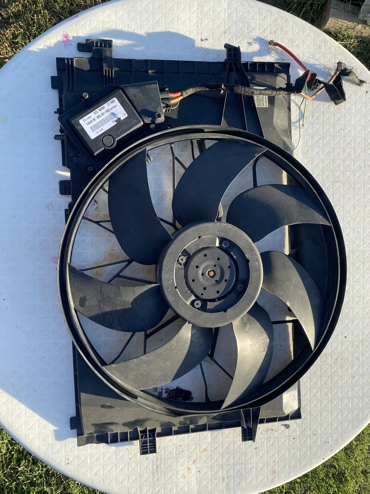 2005 Mercedes CLK350 Engines Radiator Cooling Fan OEM