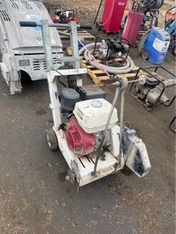 Concrete saw