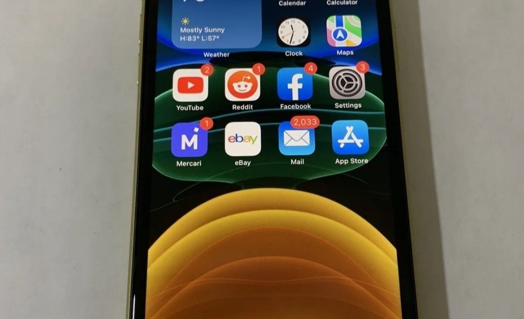 Unlocked IPhone 11 64gb