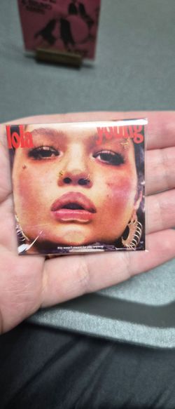 Mini brands vinyl messy