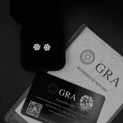 VVS Moissanite Clover Stud Earrings 1CT Solid SILVER Round Cut 6.5mm