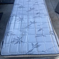 BRAND NEW PILLOW TOP MATTRESSES ✅ COLCHONES NUEVOS PILLOW TOP 💯‼️   QUEEN SIZE $150 ❌ $210 With Box Spring   FULL SIZE $140 ❌ $200 With Box Spring💥 