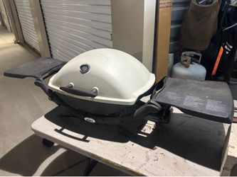 Weber q2200  flame grill