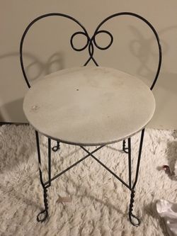 Very cute Vanity chair