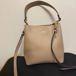 COACH- SMALL TOWN BUCKET BAG 2021