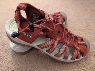 Keen Womens Size 8 Whisper Closed Toe Sports Sandals in Red Dahlia