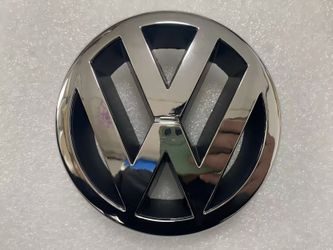 Volkswagen Front Emblem  OEM:1J(contact info removed)ULM Size:4.9in/125mm 2000-2005 VW Volkswagen Jetta & Jetta Wagon