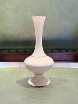 Vintage Lenox Savoy Collection fluted bud flower vase,